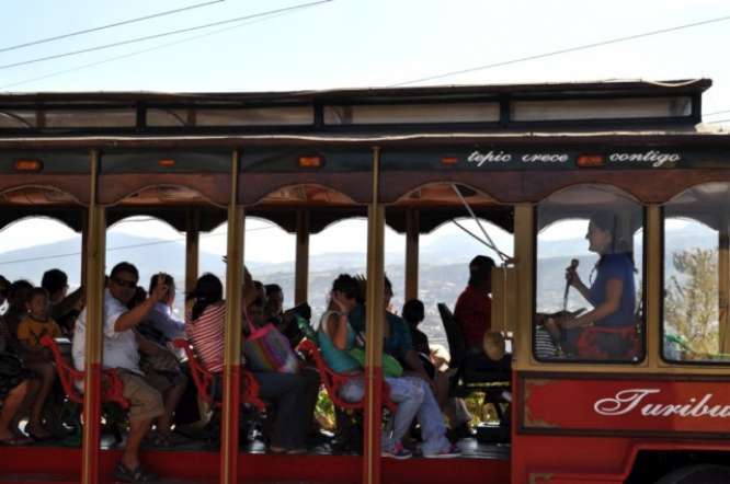 Seguridad para los visitantes y respeto a sus costumbres: 38 Ayuntamiento de Tepic