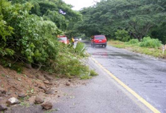 Este Sábado Lluvia provoca 15 Derrumbes ente Bucerías y San Pancho