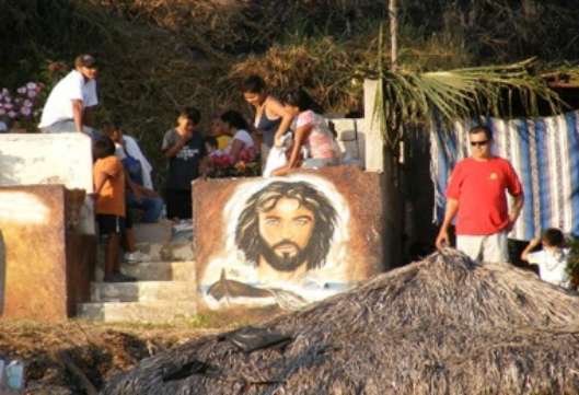 Panteones Llenos en Bahía de Banderas