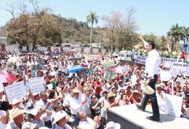 Santiago y San Blas Abrazan a Roberto Sandoval