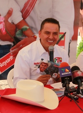 Presenta Roberto Sandoval Tarjeta de Beneficios Para Todo Nayarit