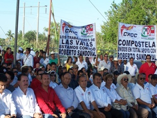 Trabajadores de la CROC con Julio Larios