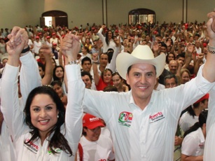 Computadoras Para los Maestros en el Gobierno de la Gente: Roberto Sandoval