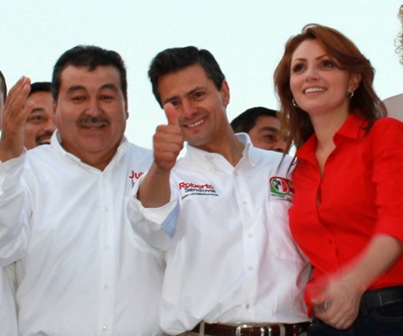 Julio Larios con Peña Nieto y Roberto Sandoval en Arranque de Campaña