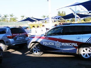 Robaron Vehículo Nissan Pick Up en Estacionamiento de Wal Mart Mezcales