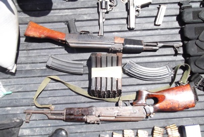 Militares Capturan a Cinco Sujetos Con Droga y Armas