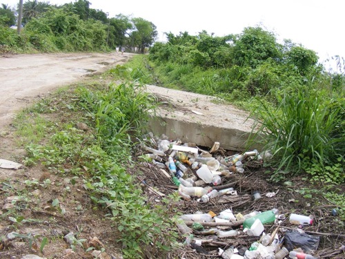 Obra de Chedraui y Falta de Desazolve de Dren Inundaron Parte Baja de Valle Dorado