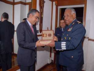 SEDENA Recibe al Ministro de Seguridad en Colombia