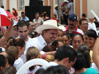 Realiza Roberto Sandoval Gira del Agradecimiento