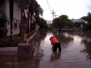 Lluvia y Basura Inundó Montessori