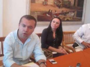 Omar Amenaza Demandar a Ivideliza Ella dice lo Espera en los Tribunales