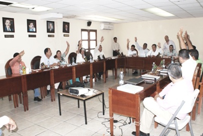 Aprueban Regidores Fraccionamiento Jardines de la Bahía con un Voto en Contra