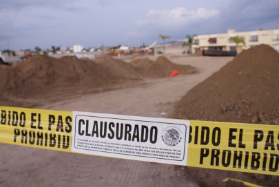 Clausuran Otra Vez Obra de Chedraui en Valle Dorado
