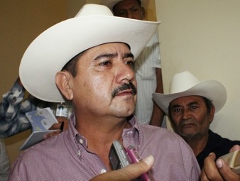 Clausurará Ayuntamiento a Chedraui Retorno y Balizamiento de Carretera 200