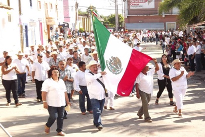 Pueblo y Ayuntamiento de Bahía, Juntos en el Festejo Revolucionario