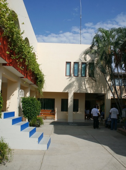 Focos Ahorradores Iluminarán las Oficinas de la Presidencia