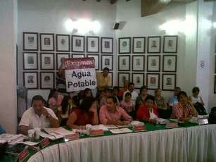 Vecinos No Confían en el Gobierno del Alcalde