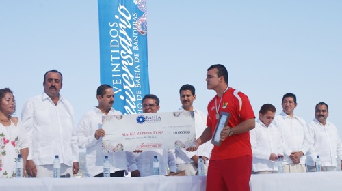 Rafael Cervantes Entregó Premio Municipal del Deporte 2011