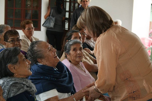 DIF de Bahía Reconoce y Apoya a los Jóvenes de la Tercera Edad