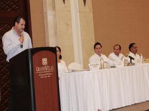 Reconoce Hotel Grand Velas Desempeño de 75 Alumnos de la UTBB