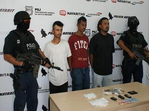 Capturan a Tres “Narcomenudistas” en Rincón de Guayabitos