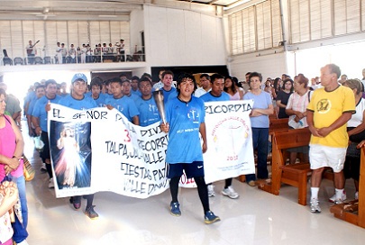 Mujeres y Jóvenes Antorchistas Abren Fiestas Patronales de Valle Dorado