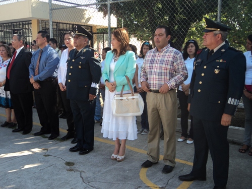 Entregan Libros a Menores Infractores en Nayarit