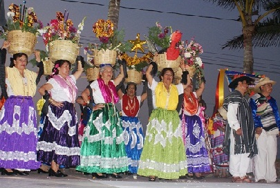 Aclamaron a Bailarines de la 3ra Edad en Danza Guelaguetza