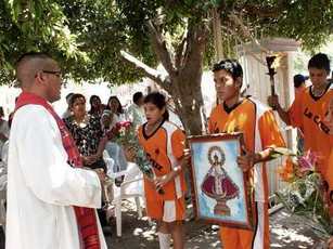Alegría y Fervor en Celebración del Día de la Santa Cruz en la Cruz de Huanacaxtle