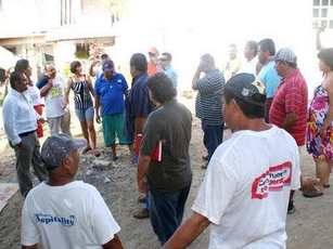 Vecinos de Bucerías Piden Concreto Hidráulico en su Calle