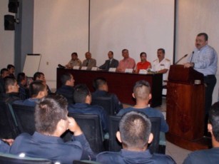 Capacita PGJ a Elementos de Policía Nayarit