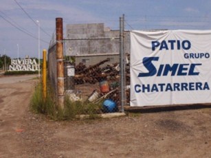Lucen Chatarra Junto al Logo de Riviera Nayarit