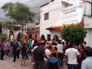 Inician Plantón Pacífico Afuera del Consejo Municipal Electoral