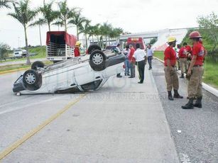 Aparatoso Accidente Sobre Carretera Federal 200