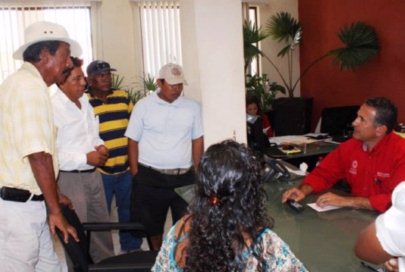 Busca Ayuntamiento Solución a Demandas de Vendedores de Playa