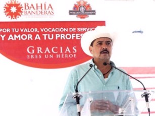 Reparten a Bomberos 104 MP, Como Gratificación en su Día