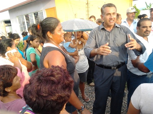 Dialogan Autoridades Con Vecinos de Villas Miramar