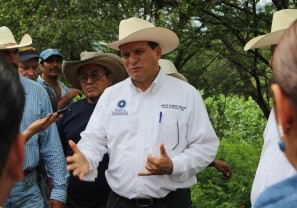 Trabaja Rafa Cervantes a Favor Del Campo y Zona Rural