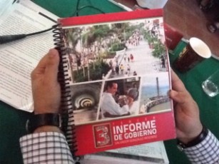 Histórico, Chava Entrega Informe; Por Falta de Dinero No Hay Discurso a Ciudadanía