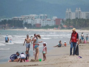 Riviera Nayarit se Suma al Día Mundial de Limpieza de Playas