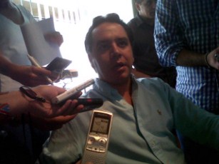 Alcalde Reculó Ante Presión Social