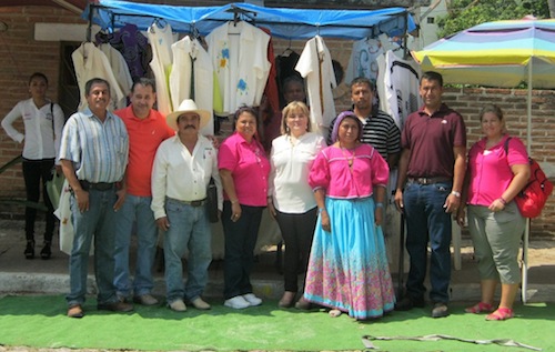 Apoya DIF Bahía a los Artesanos del Municipio