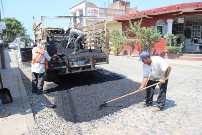 Continúa Mejoramiento de Vialidades en Bahía