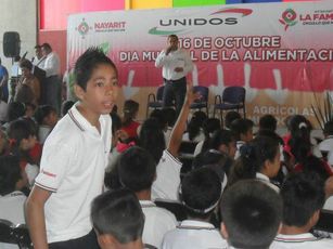 Participa DIF en Exposición de Productos de la Región