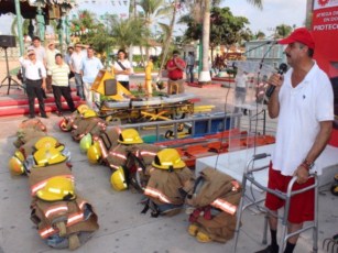 Se Fortalece el Cuerpo de Bomberos de Bahía