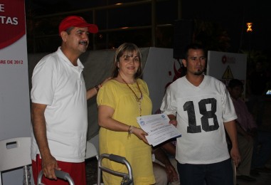 Cumple Rafa Cervantes a Jóvenes de Valle Dorado