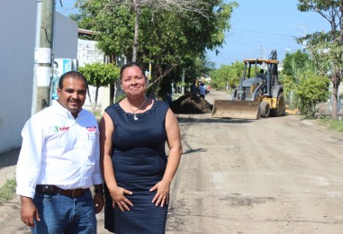 Intensifican Programa de Bacheo en Valle Dorado