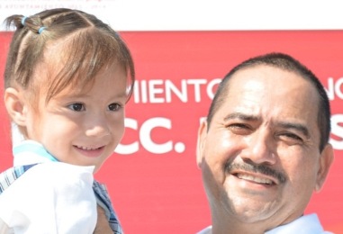 Entrega Rafa Cervantes Buenas Cuentas en Educación y Cultura