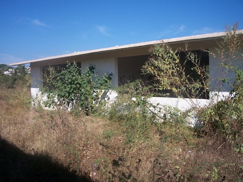 Edificio Escolar Inconcluso y Abandonado de Bucerías