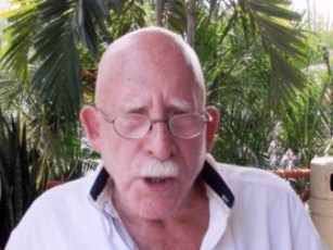 Señalan a ex Alcalde de Bahía, Tapia Pérez, de Vender las Entradas al Mar